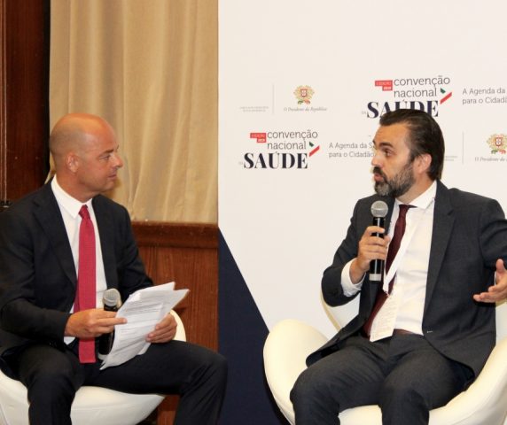 andre_macedo_moderador_e_carlos_cortes